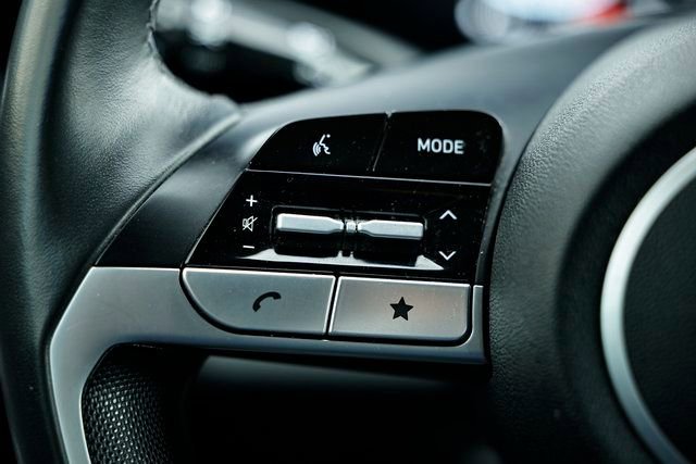 Used 2025 Hyundai Elantra SEL image 33