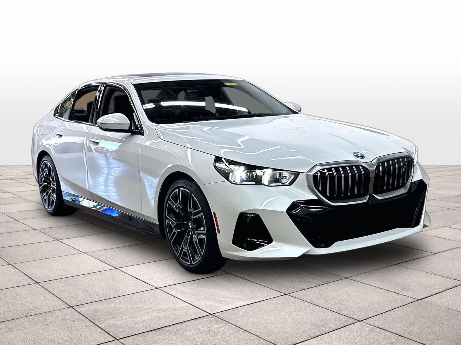 Used 2026 BMW i5 eDrive40 w/ M Sport Package RWD image 2