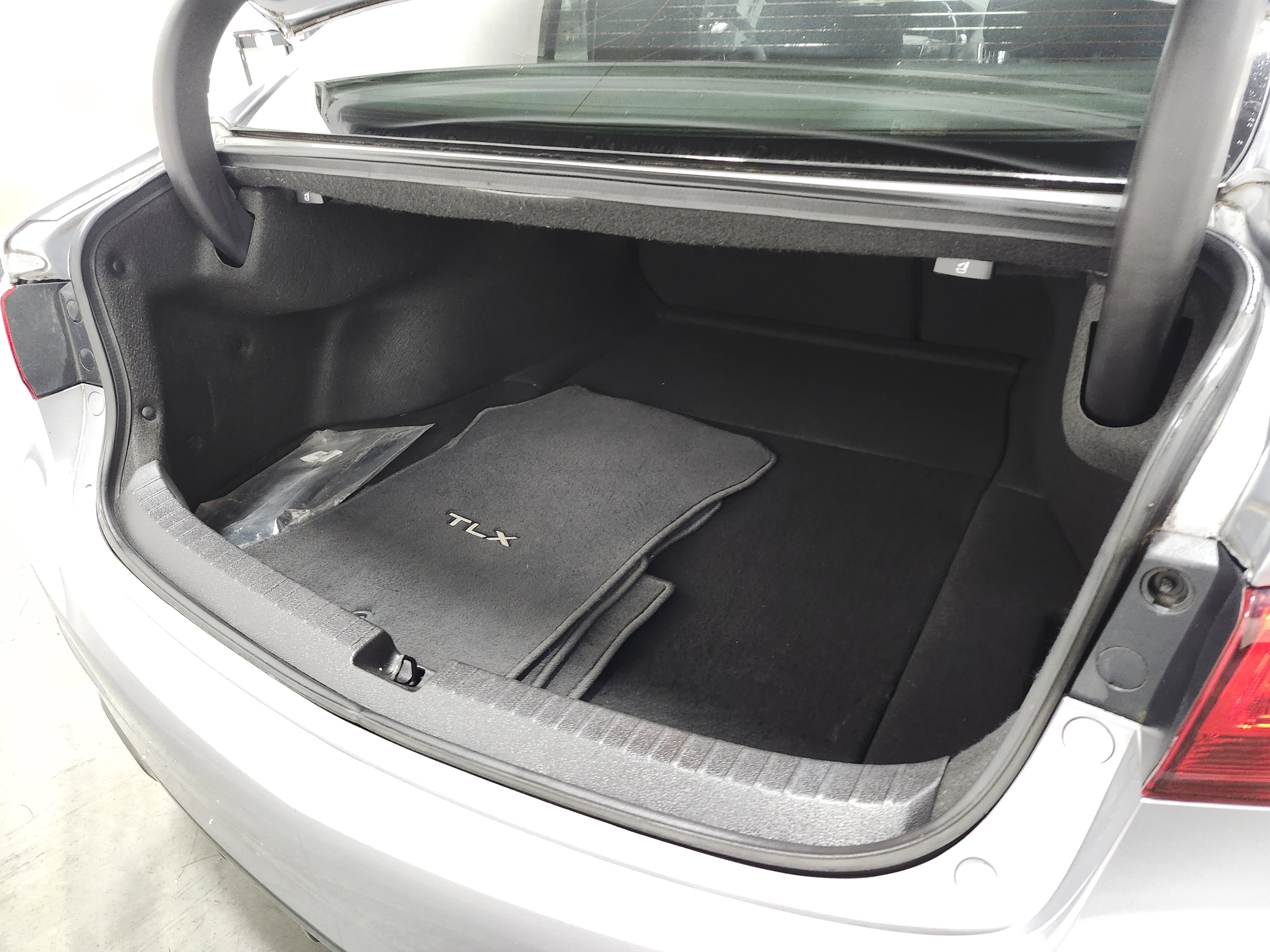 Used 2018 Acura TLX V6 image 23