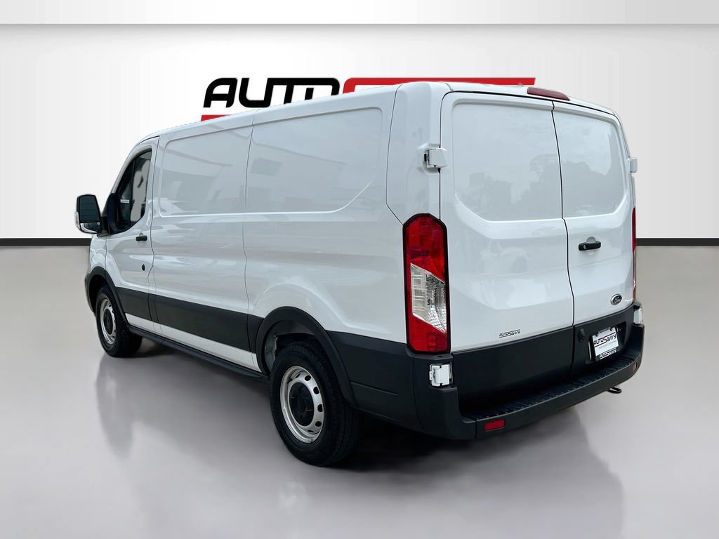 Used 2025 Ford Transit 150 Low Roof RWD image 5