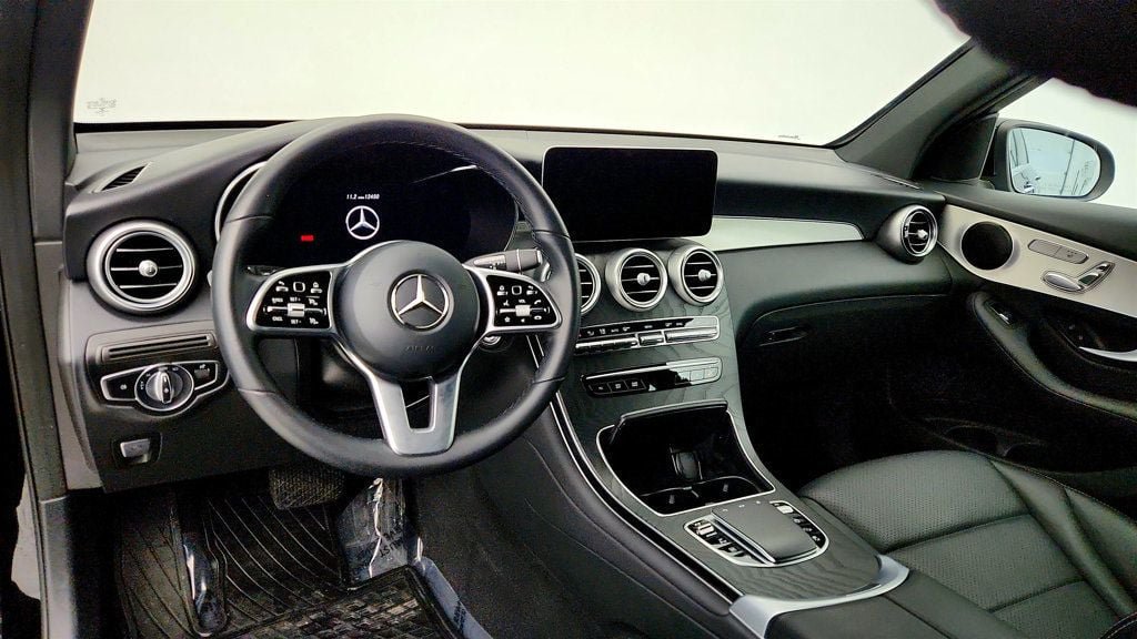 Used 2022 Mercedes-Benz GLC 300 image 11