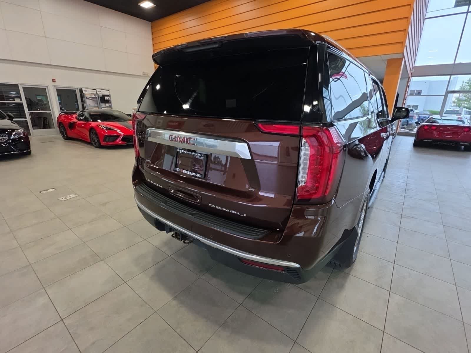 Used 2023 GMC Yukon XL Denali AWD/4WD image 9