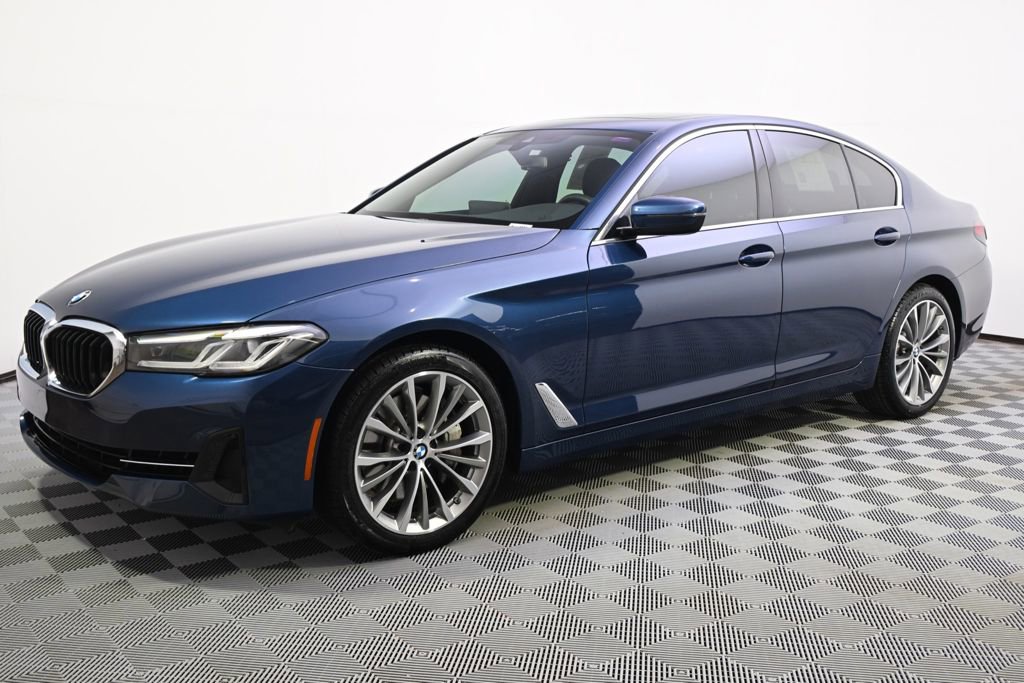 Used 2023 BMW 540i w/ Convenience Package image 2