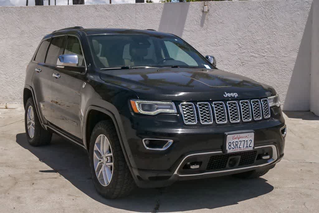 Used 2017 Jeep Grand Cherokee Overland w/ Jeep Active Safety Group AWD/4WD image 3