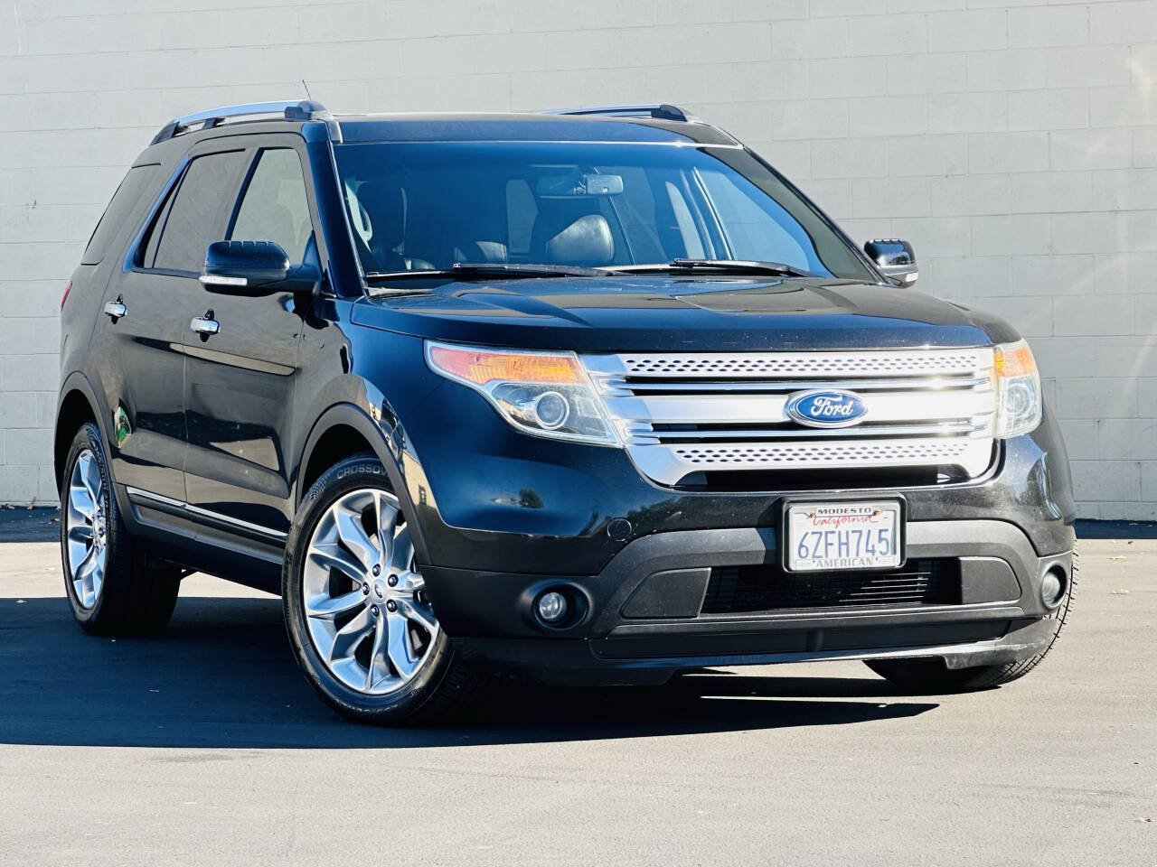 Used 2013 Ford Explorer XLT FWD image 1