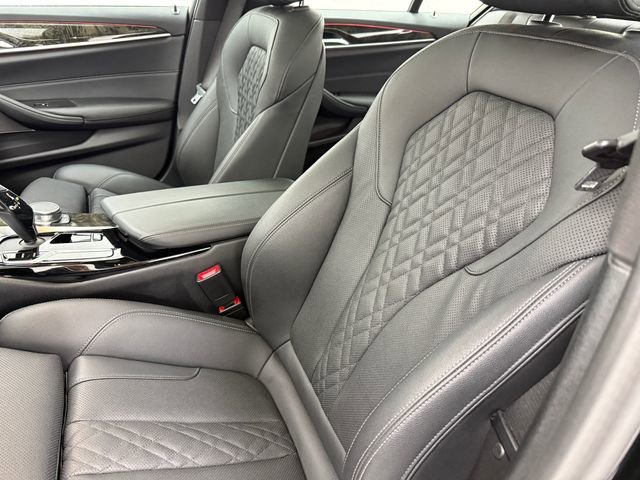 Used 2023 BMW 540i w/ Premium Package RWD image 26