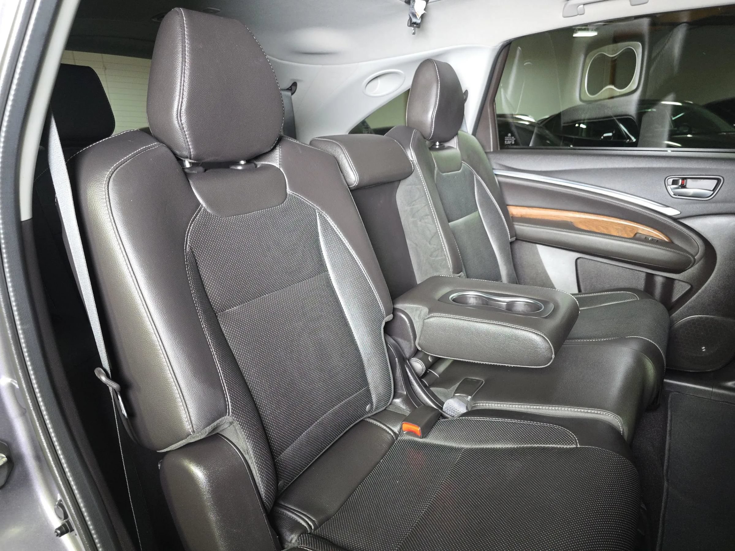 Used 2020 Acura MDX FWD w/ Technology Package image 12
