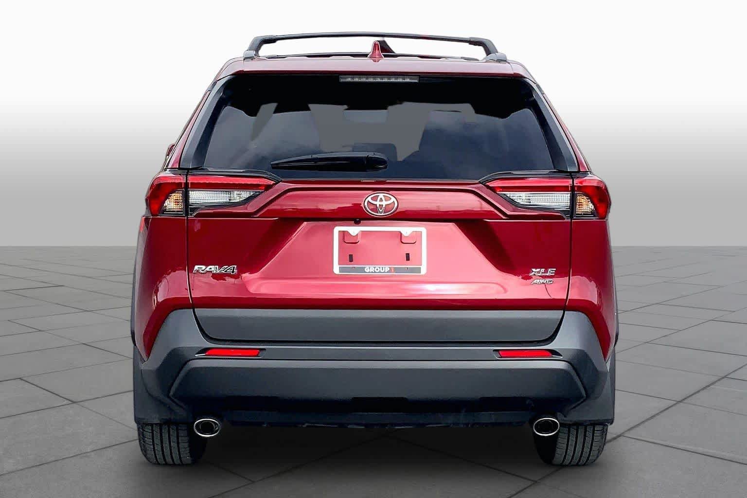 Used 2023 Toyota RAV4 XLE AWD/4WD image 5
