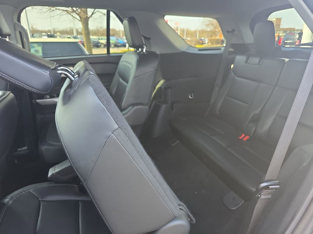 Certified 2024 Ford Explorer XLT w/ Equipment Group 202A image 39
