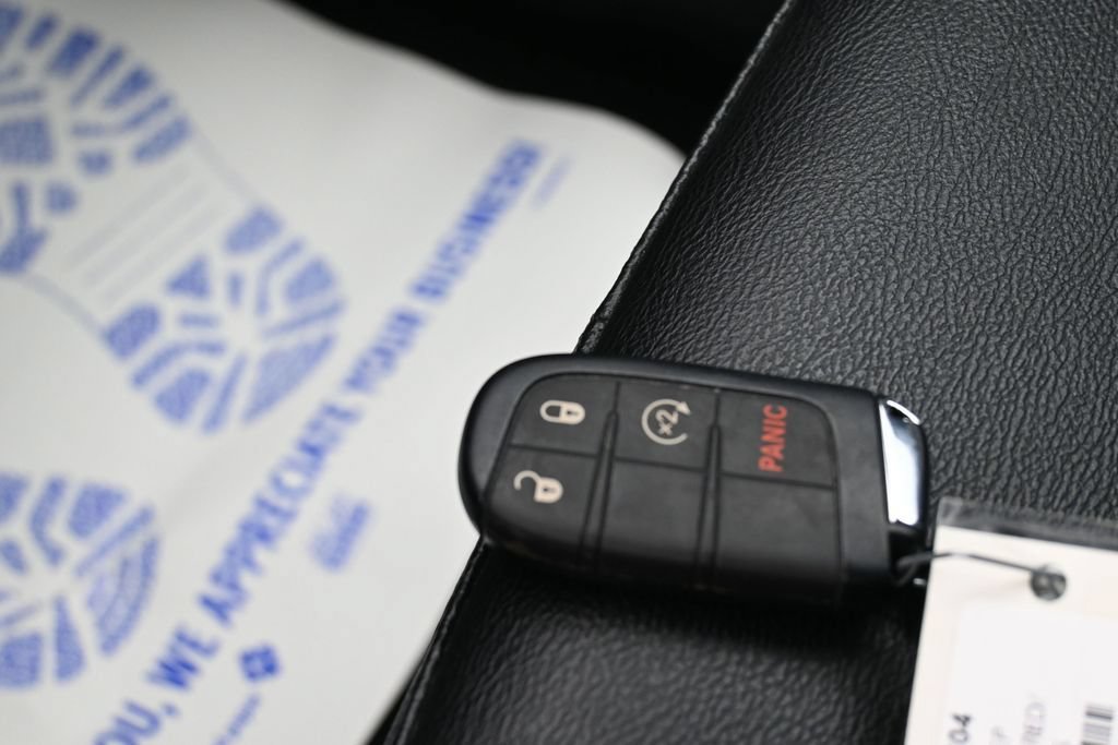 Used 2025 Jeep Compass Limited AWD/4WD image 29