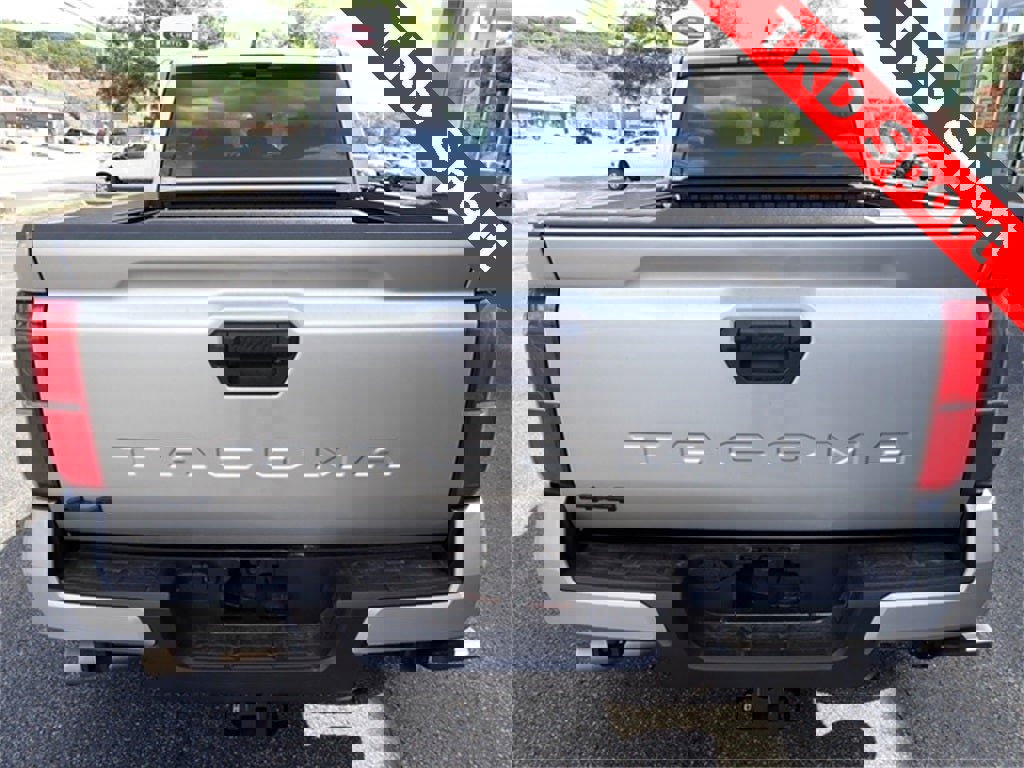 Used 2024 Toyota Tacoma TRD Sport image 4