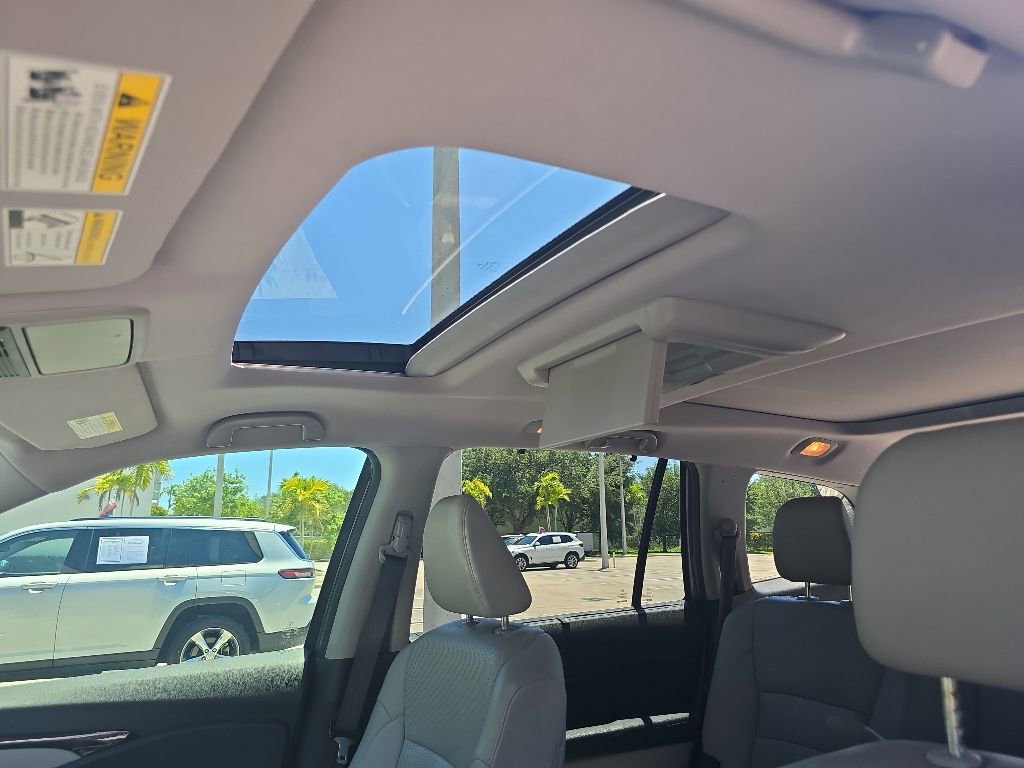 Used 2018 Honda Pilot Elite image 25