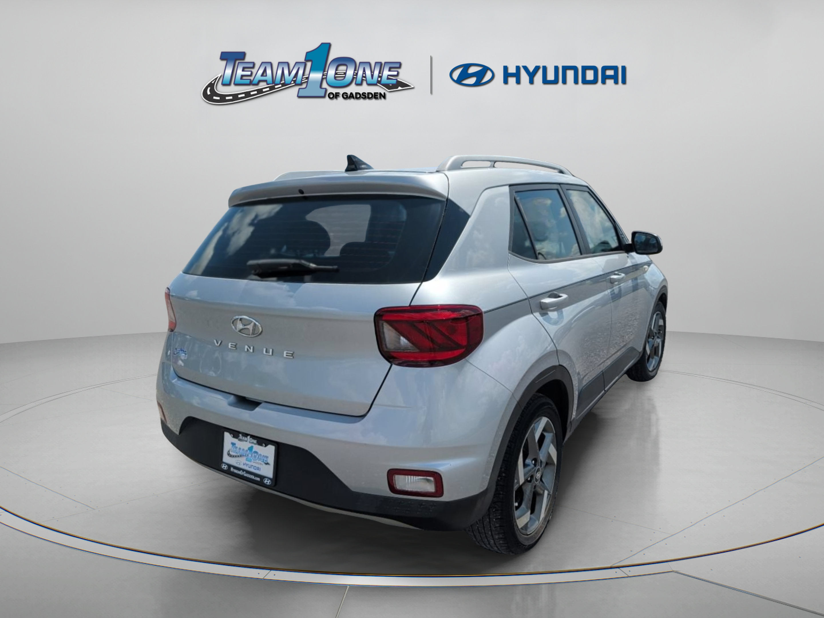 Used 2022 Hyundai Venue SEL FWD image 8