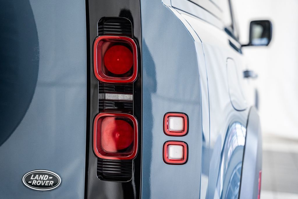 Used 2020 Land Rover Defender 110 HSE image 7