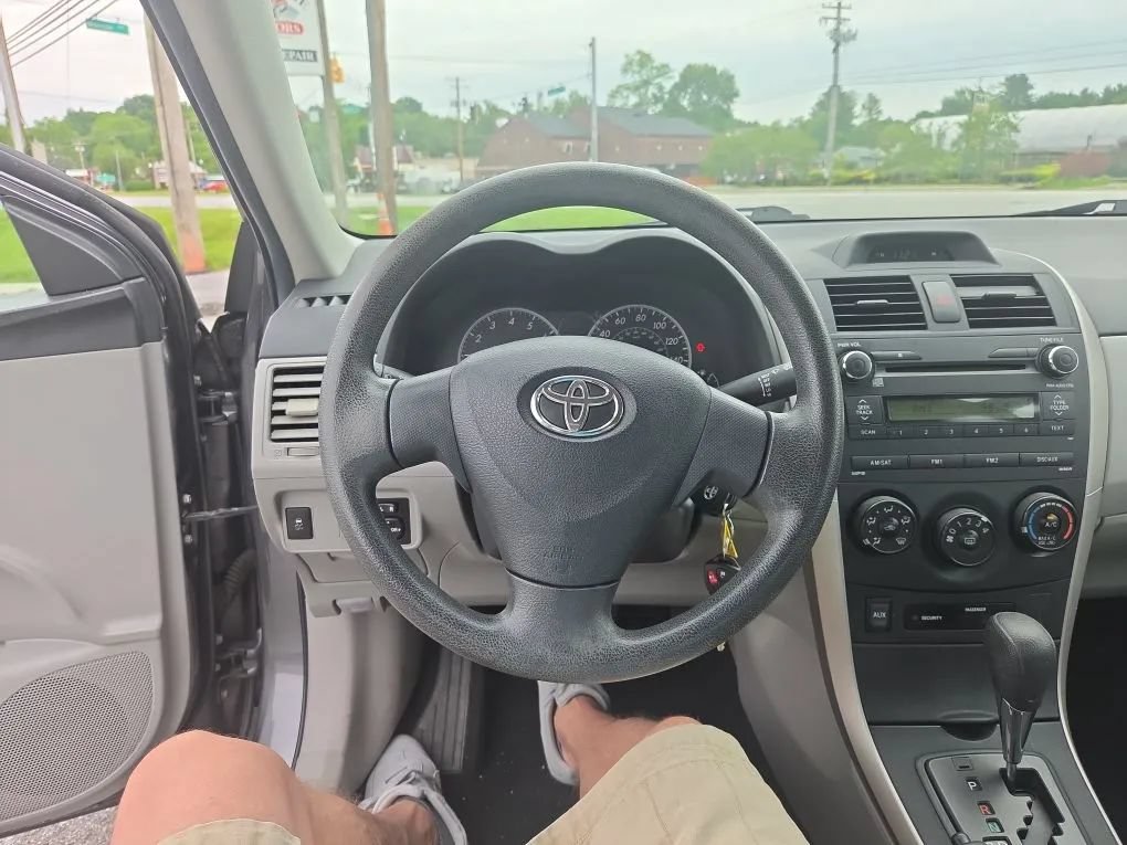 Used 2013 Toyota Corolla L FWD image 13