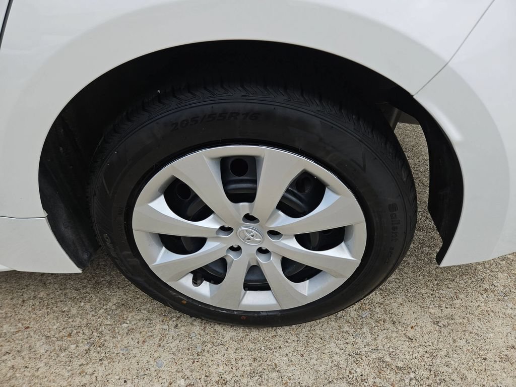 Used 2025 Toyota Corolla LE FWD image 25