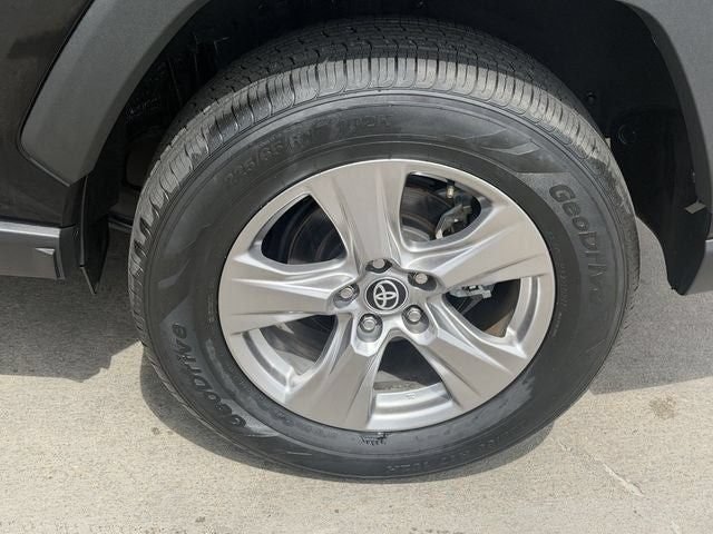 Used 2023 Toyota RAV4 XLE AWD/4WD image 8