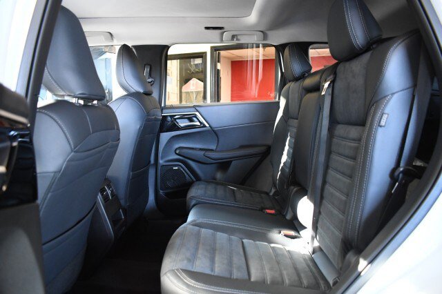 New 2026 Mitsubishi Outlander AWD image 30