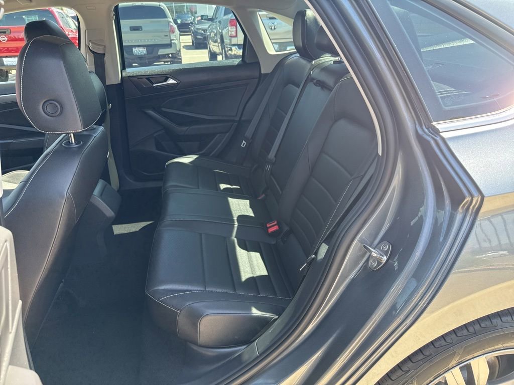 Used 2024 Volkswagen Jetta SE FWD image 19