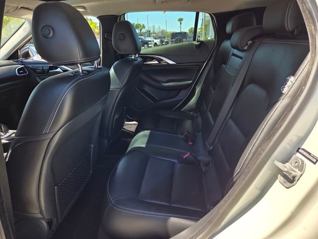 Used 2018 INFINITI QX30 Premium w/ Navigation Package image 16