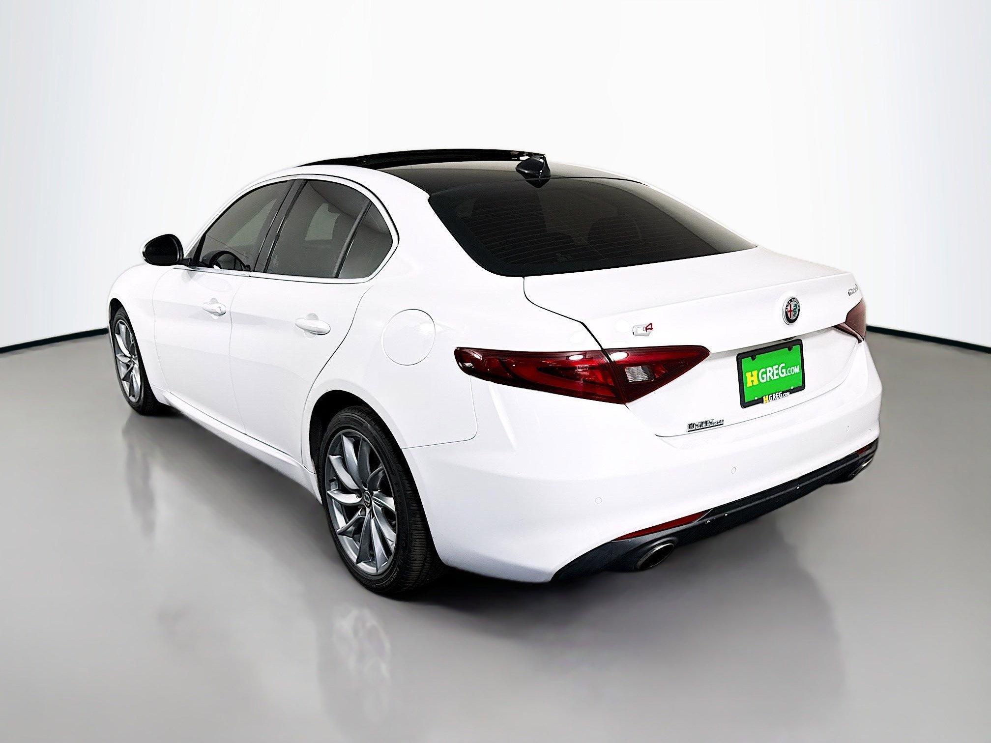 Used 2017 Alfa Romeo Giulia Base image 7