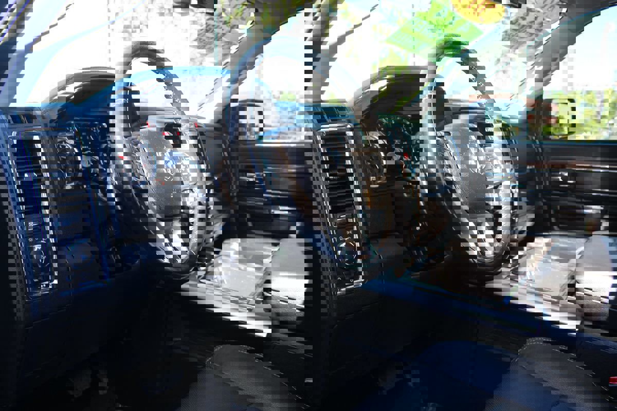 Used 2014 RAM 1500 Laramie w/ Convenience Group image 16