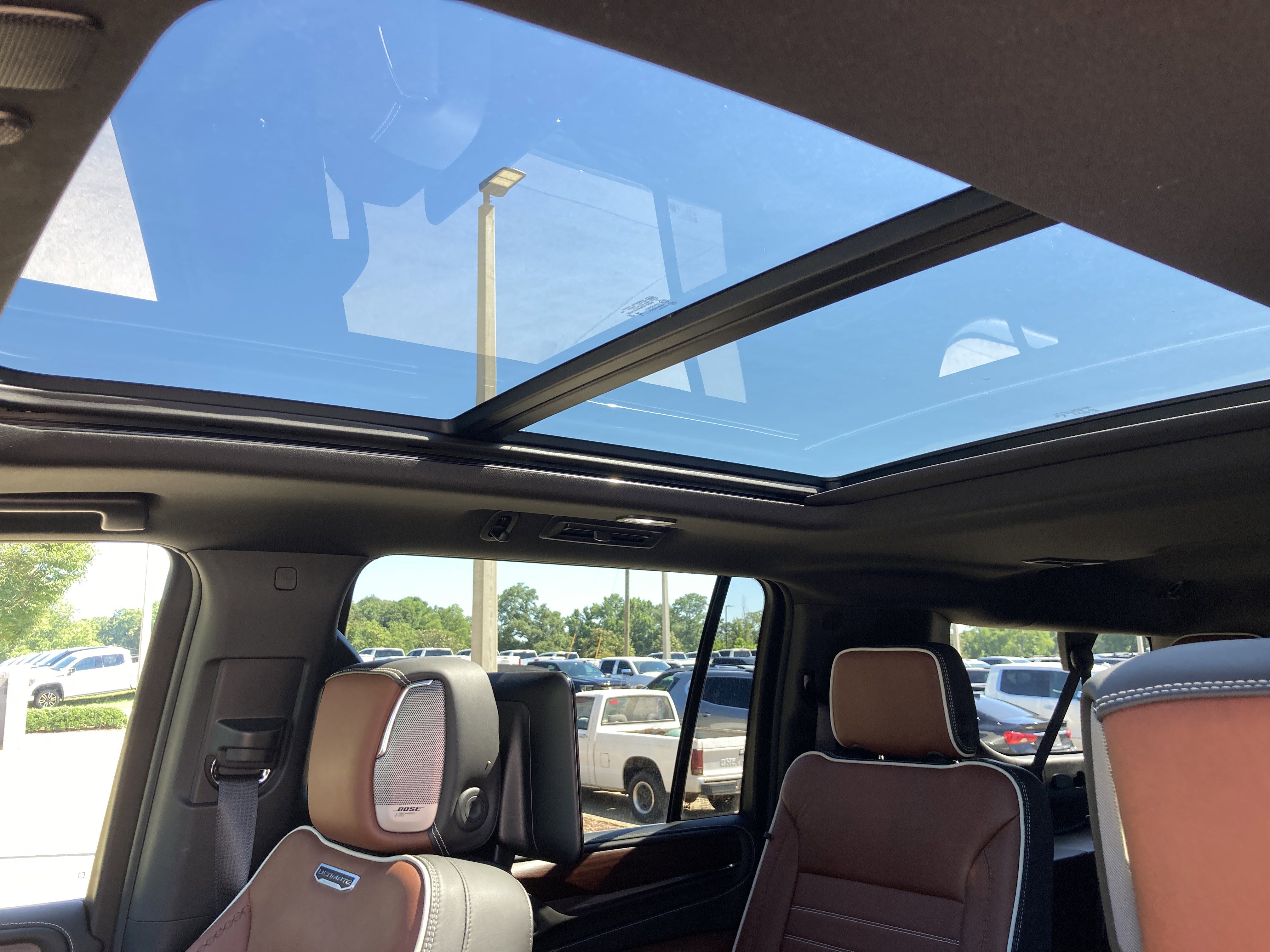 Certified 2024 GMC Yukon XL Denali Ultimate AWD/4WD image 13