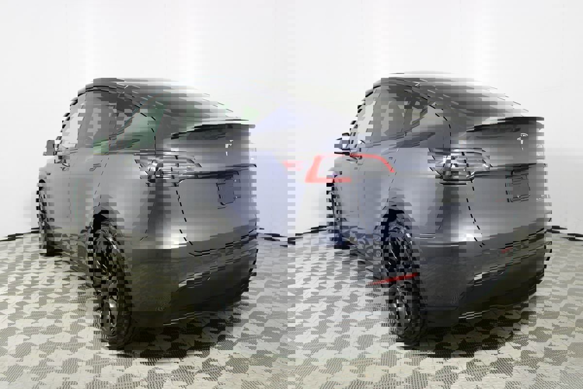 Used 2022 Tesla Model Y Performance image 29