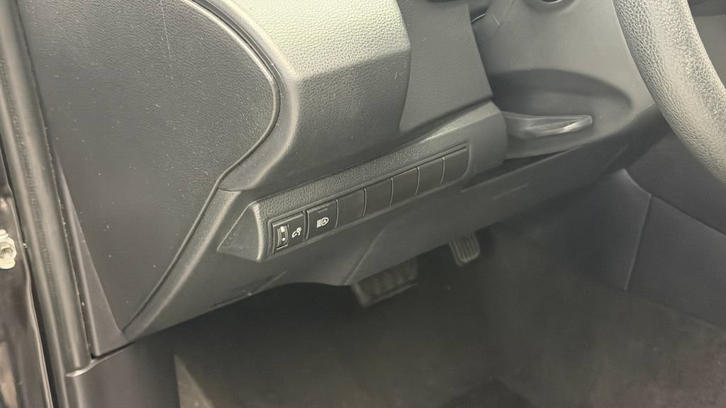 Used 2023 Toyota Corolla LE FWD image 12