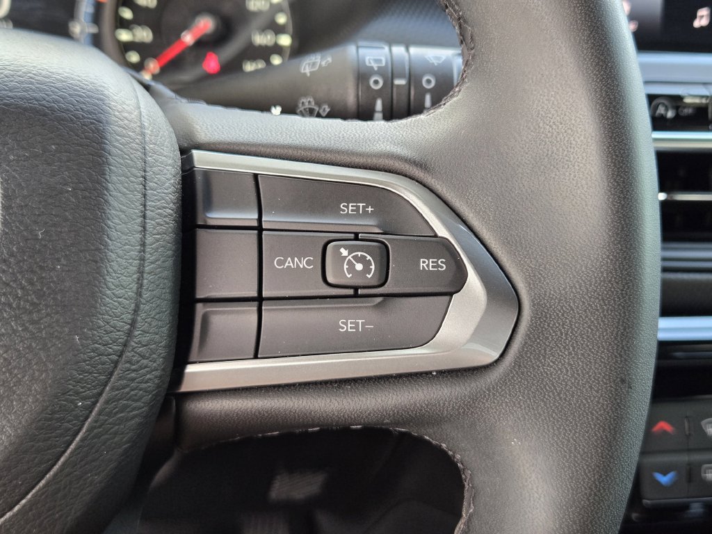 Used 2024 Jeep Compass Latitude w/ Altitude Special Edition AWD/4WD image 31