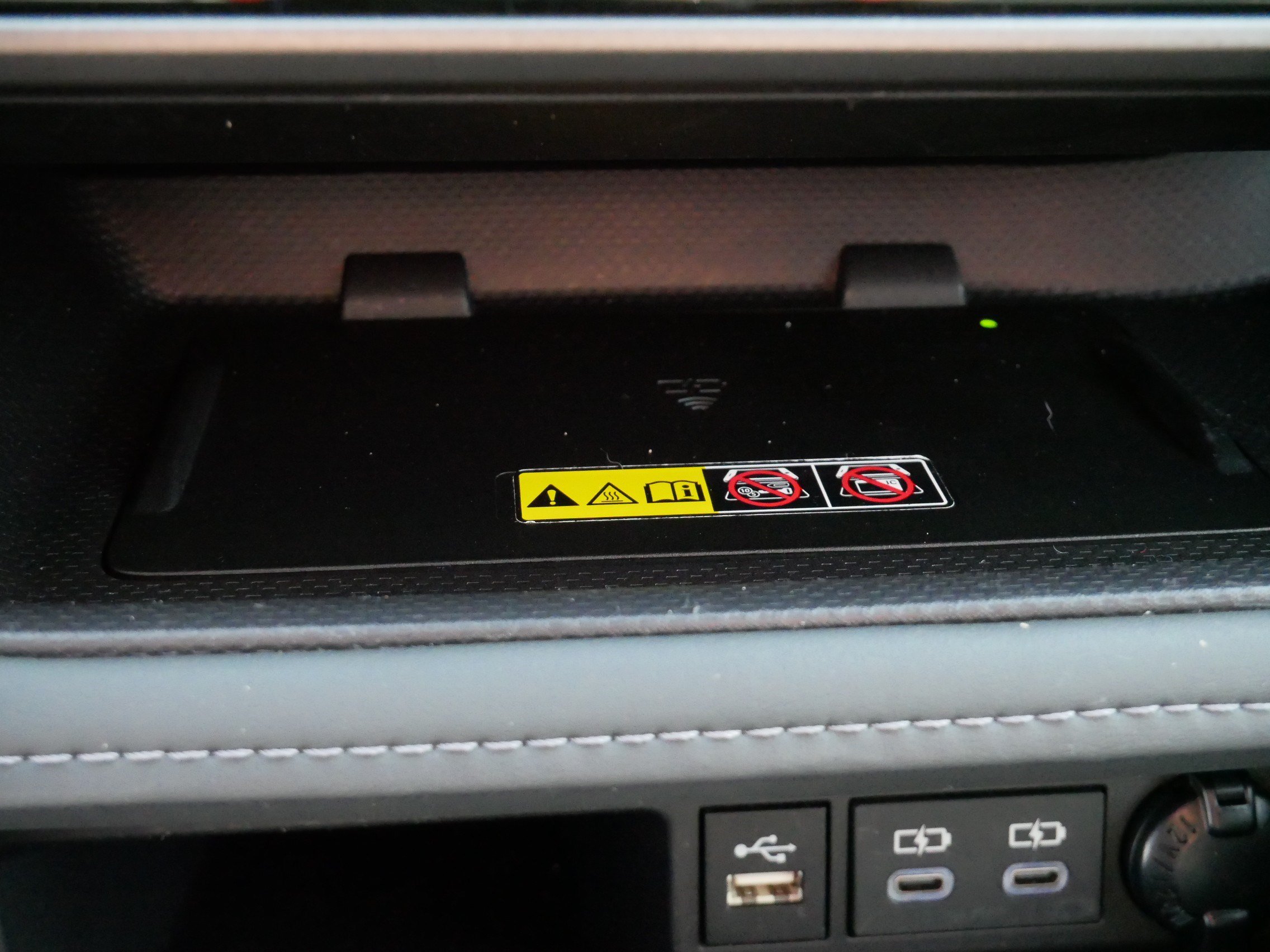 Used 2025 Toyota Highlander XLE AWD/4WD image 32