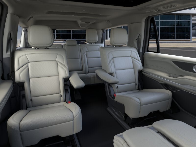 New 2026 Lincoln Navigator L Reserve AWD/4WD image 11