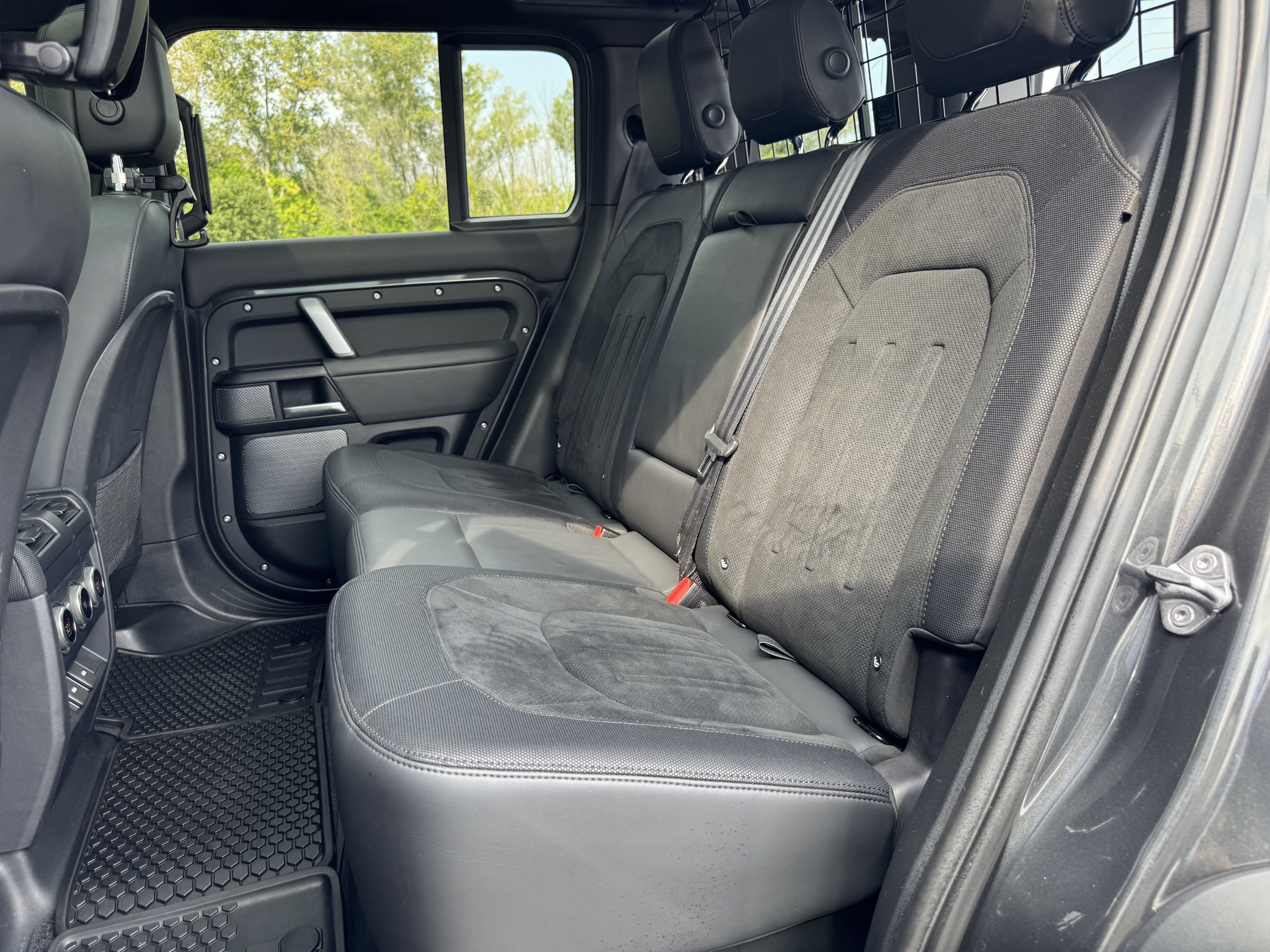Certified 2023 Land Rover Defender 110 Carpathian Edition AWD/4WD image 29