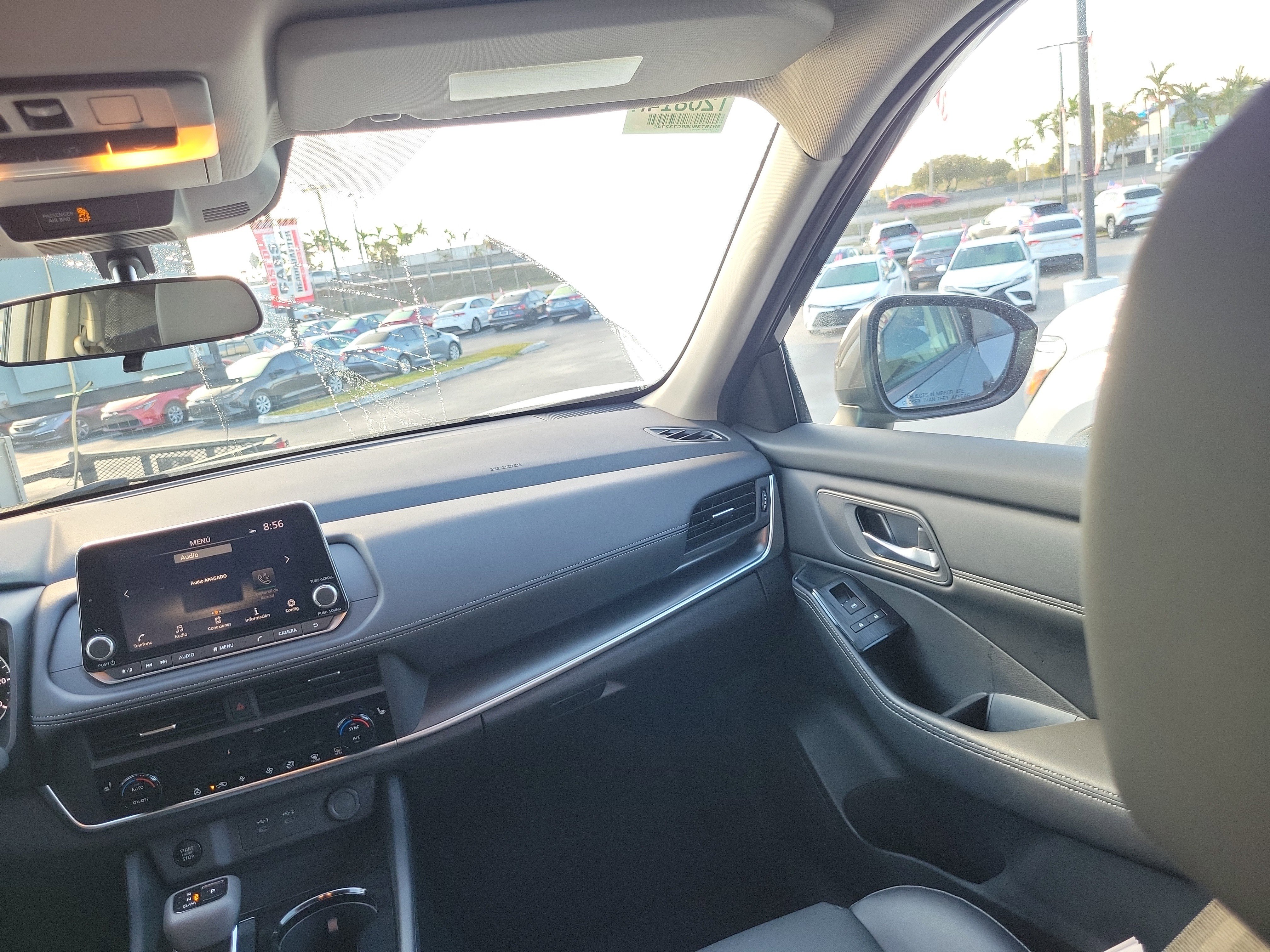 Used 2024 Nissan Rogue SV w/ SV Premium Package image 14