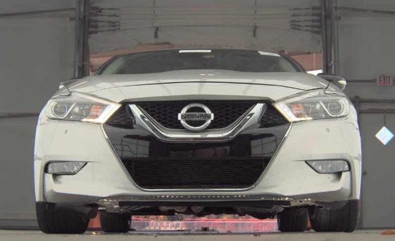 Used 2017 Nissan Maxima Platinum image 2