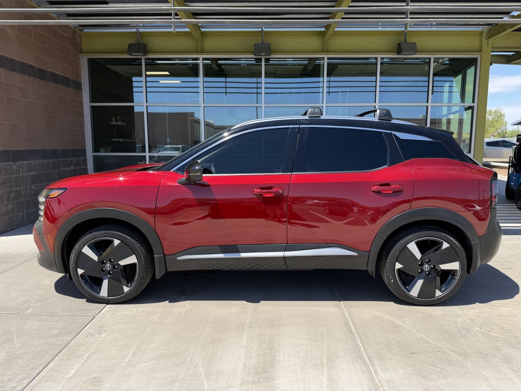 Used 2025 Nissan Kicks SR w/ SR Premium Package AWD/4WD image 7