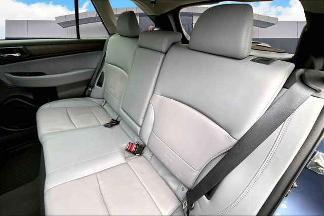 Used 2018 Subaru Outback 2.5i Limited w/ Popular Package #2 image 26