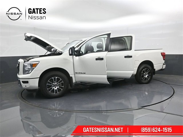 Used 2024 Nissan Titan SV w/ SV Convenience Package image 49