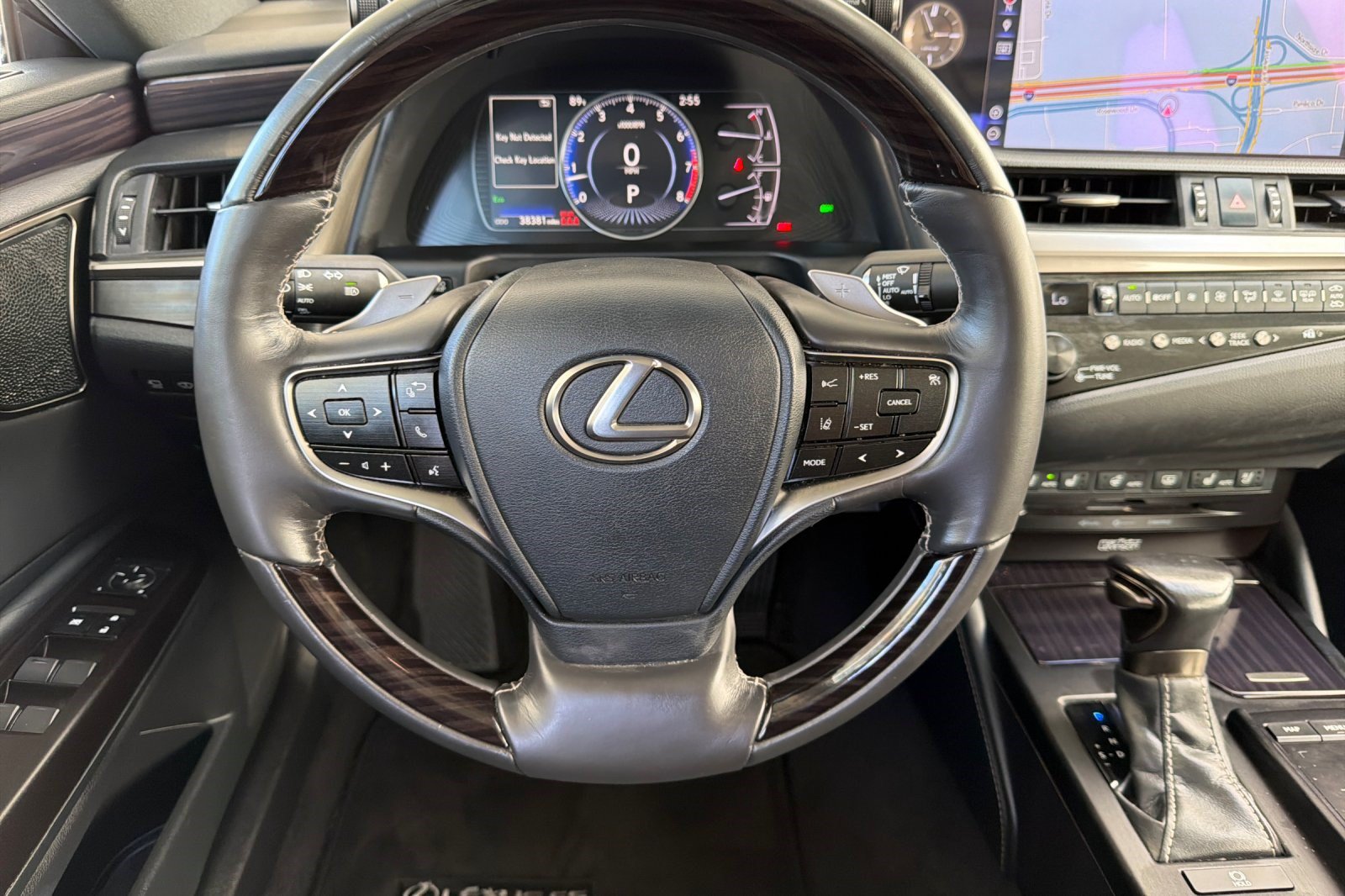 Used 2019 Lexus ES 350 Ultra Luxury w/ Accessory Package 2 FWD image 18