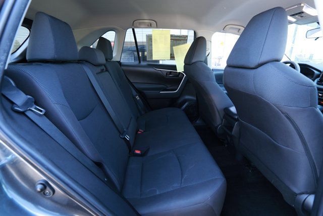 Used 2021 Toyota RAV4 LE FWD image 28