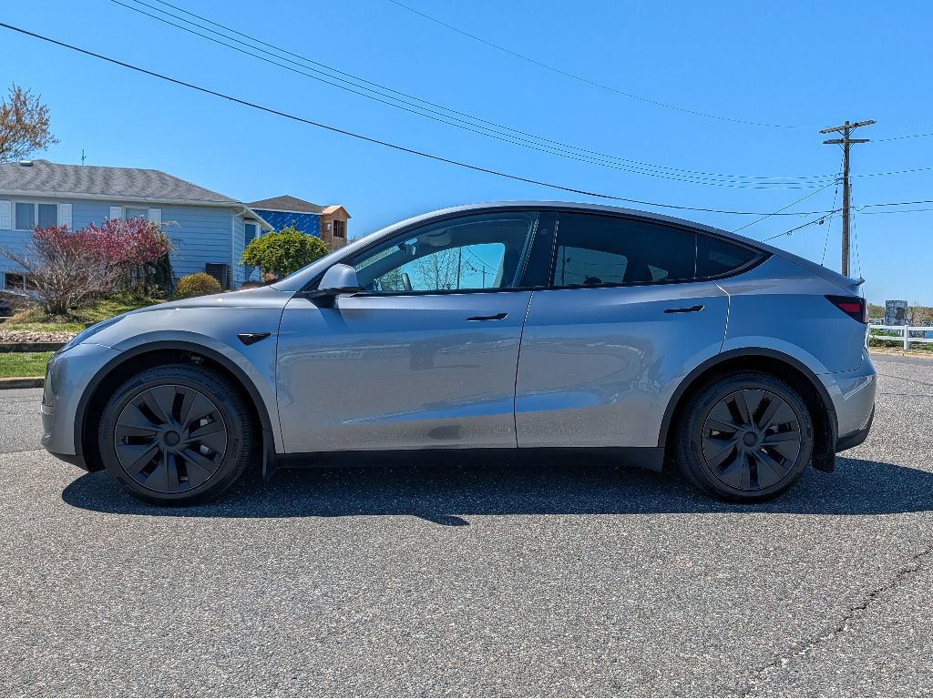 Used 2024 Tesla Model Y Long Range image 9