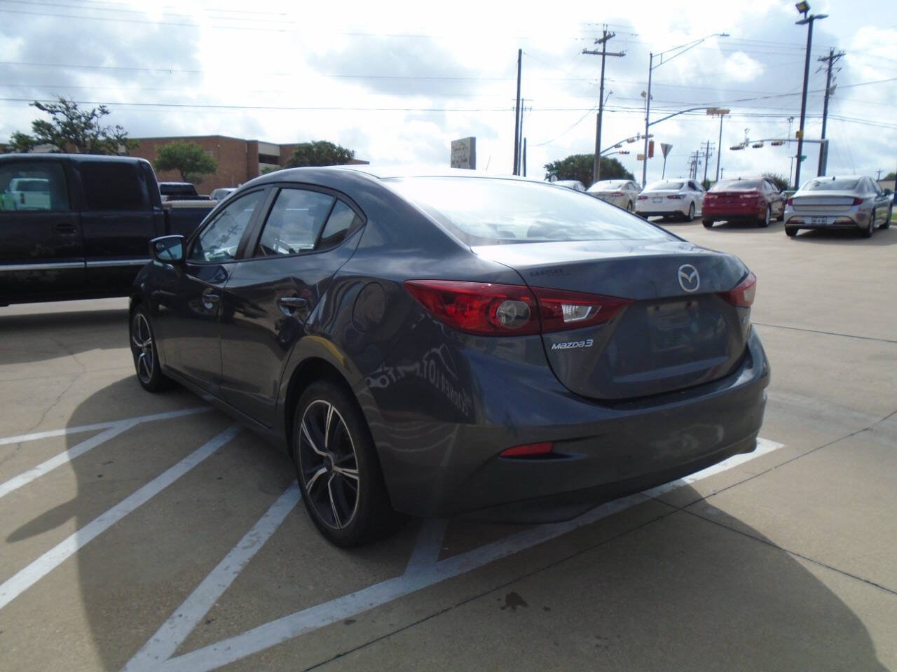 Used 2015 MAZDA MAZDA3 i SV FWD image 5