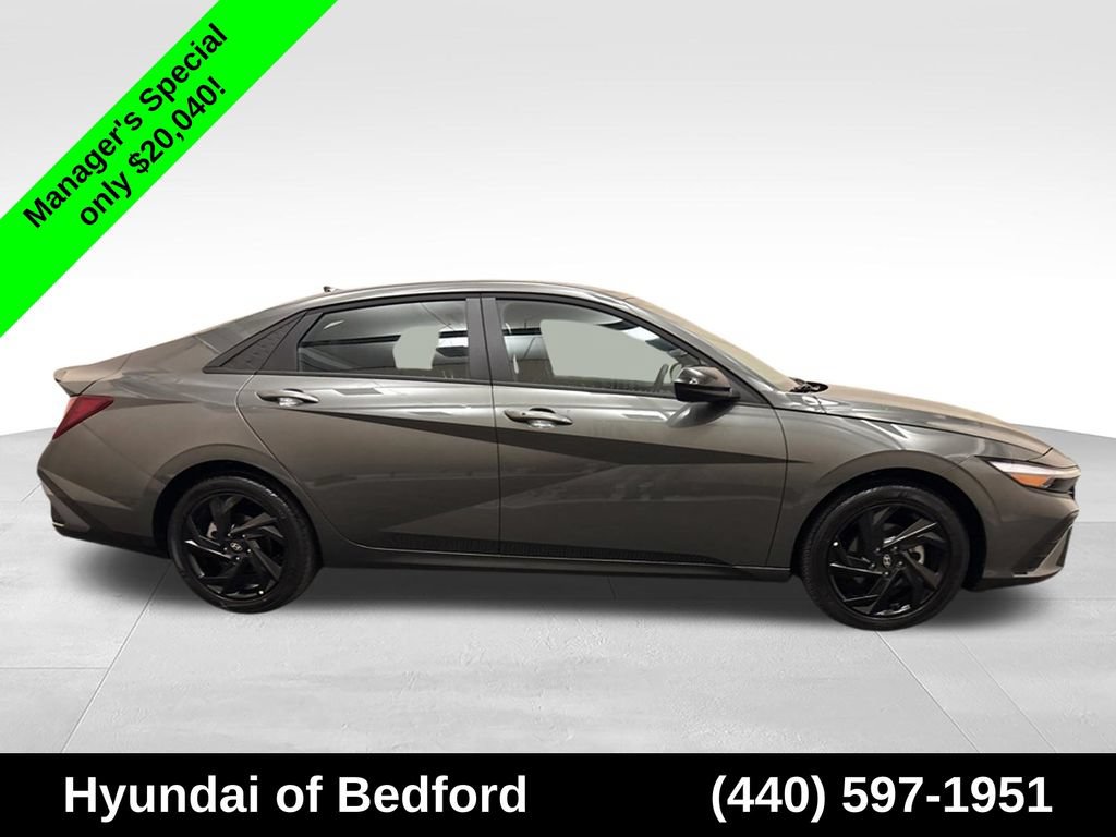 Certified 2026 Hyundai Elantra Sport FWD image 4