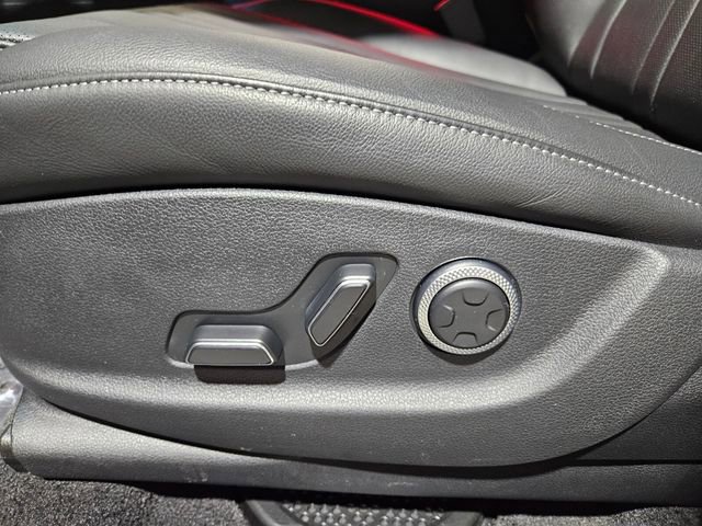 Used 2025 Genesis GV80 2.5T Standard image 12