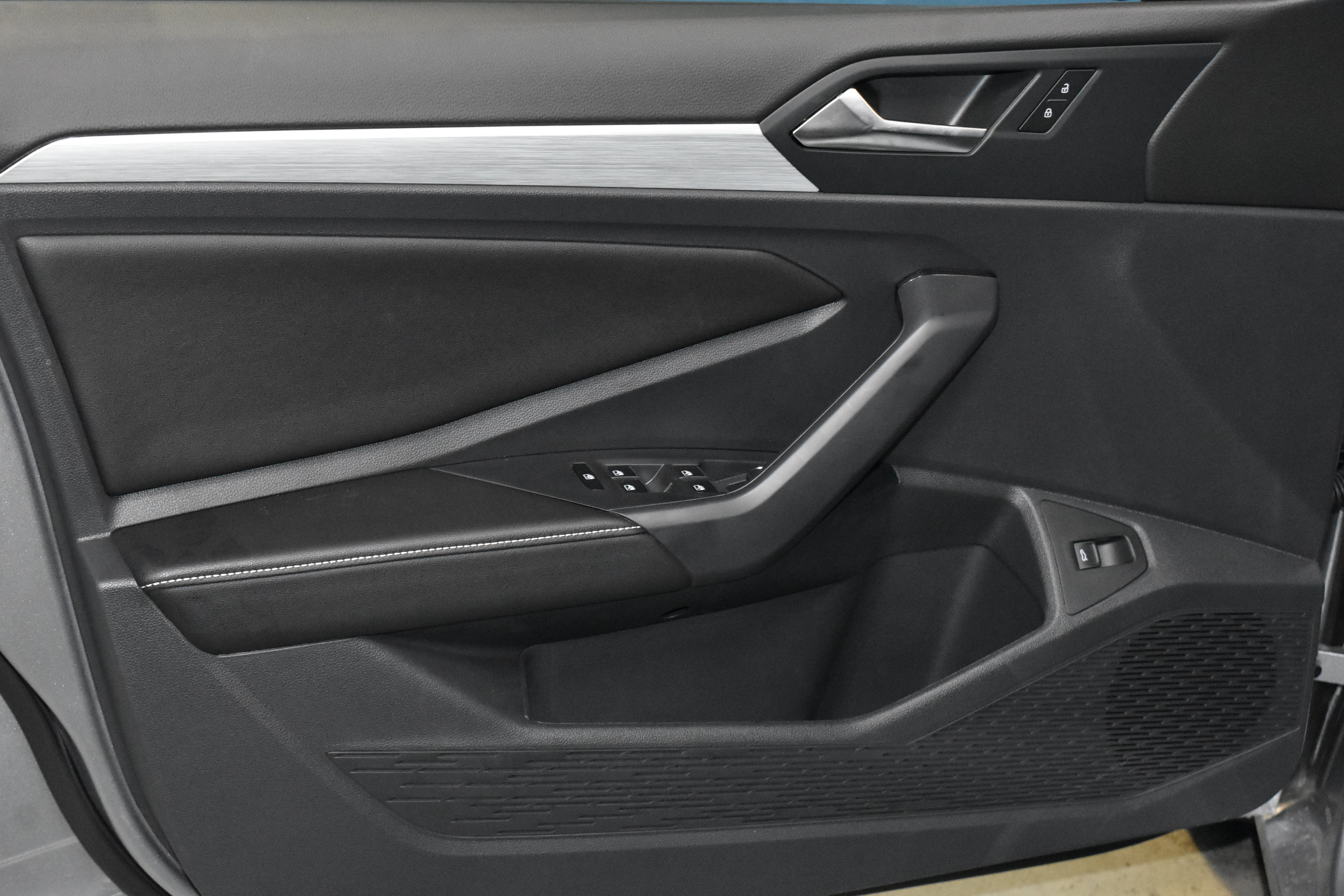 New 2026 Volkswagen Jetta Sport FWD image 3