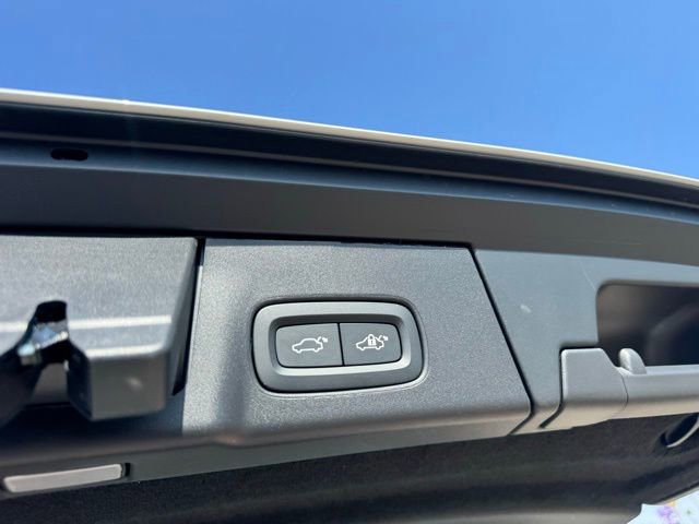 New 2026 Volvo V90 B6 Cross Country Ultra w/ Climate Package image 6