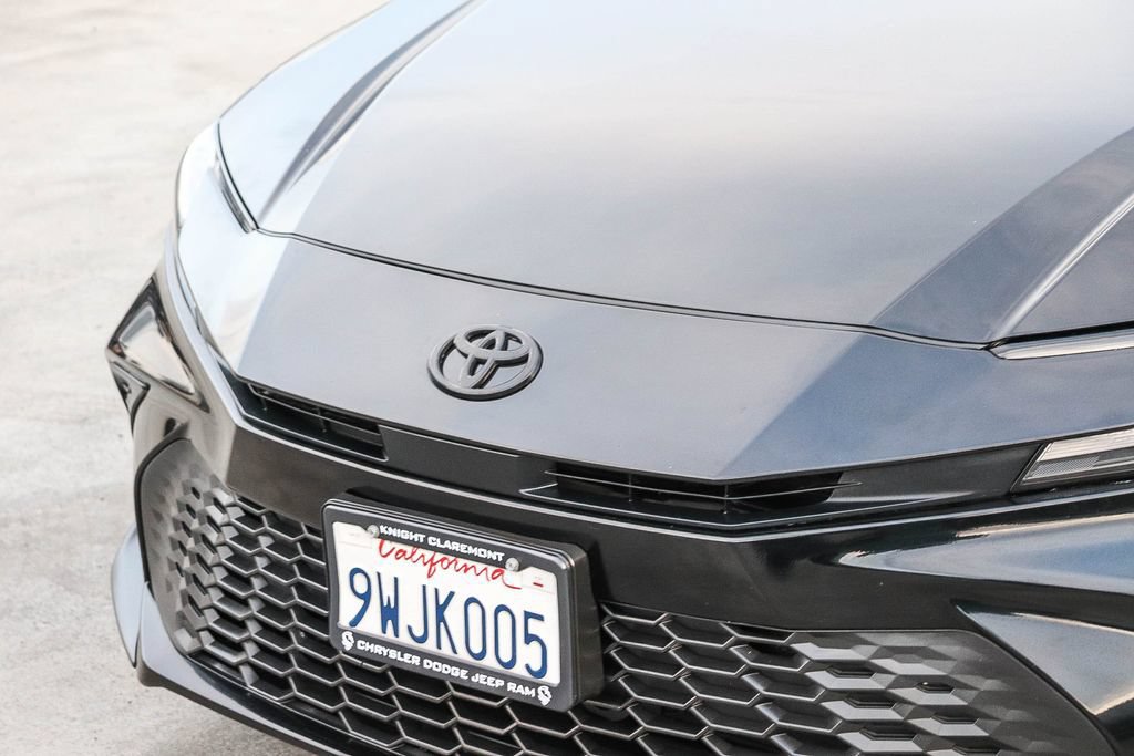 Used 2026 Toyota Camry SE w/ Convenience Package FWD image 6