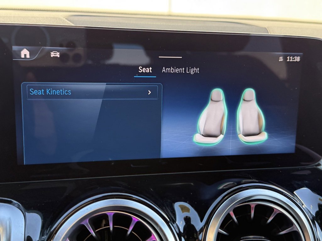 Used 2024 Mercedes-Benz GLB 250 image 12