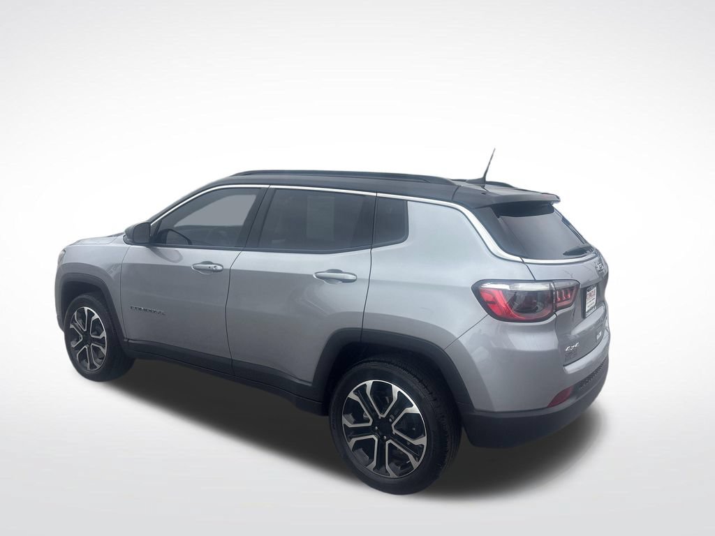 Used 2023 Jeep Compass Limited w/ Sun and Sound Group AWD/4WD image 4