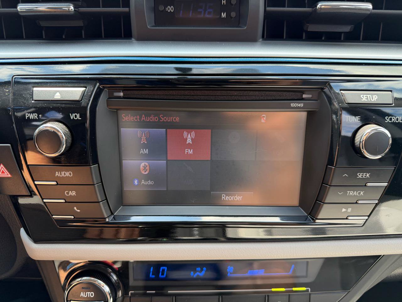 Used 2015 Toyota Corolla LE FWD image 33